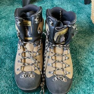 LaSportiva Women’s Hiking Boots, size 10